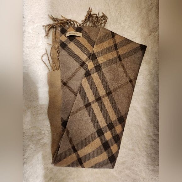 Burberry Scarf  - Picture 11 of 12